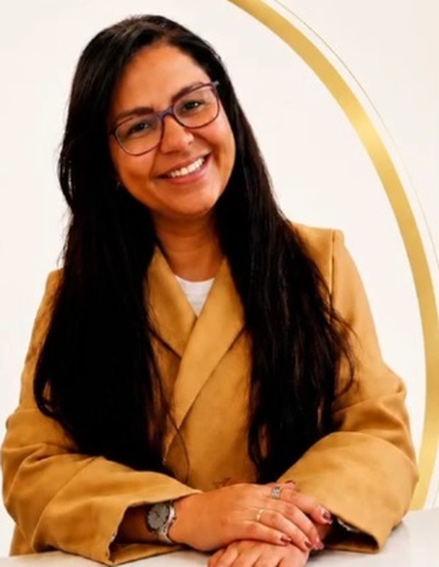 Rosilda Martins, especialista em extensões de cabelo humano da Rosilda Megahair